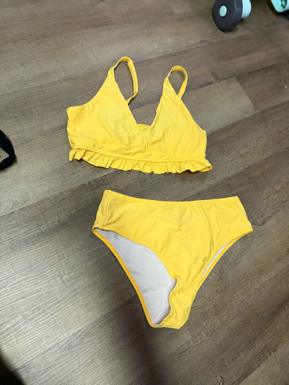 SHEIN Yellow Ruffle Two-Piece Womens ' Swim Set